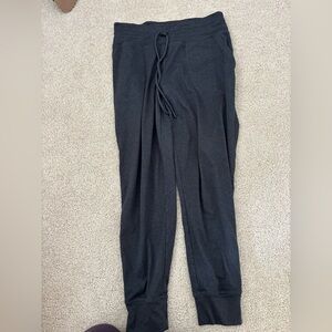 Women’s grey Lole joggers size small. Soft, athletic, athleisure.